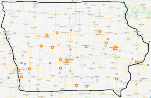 Carte de l'Iowa montrant 20 soleils orange répartis presque uniformément dans l'État.